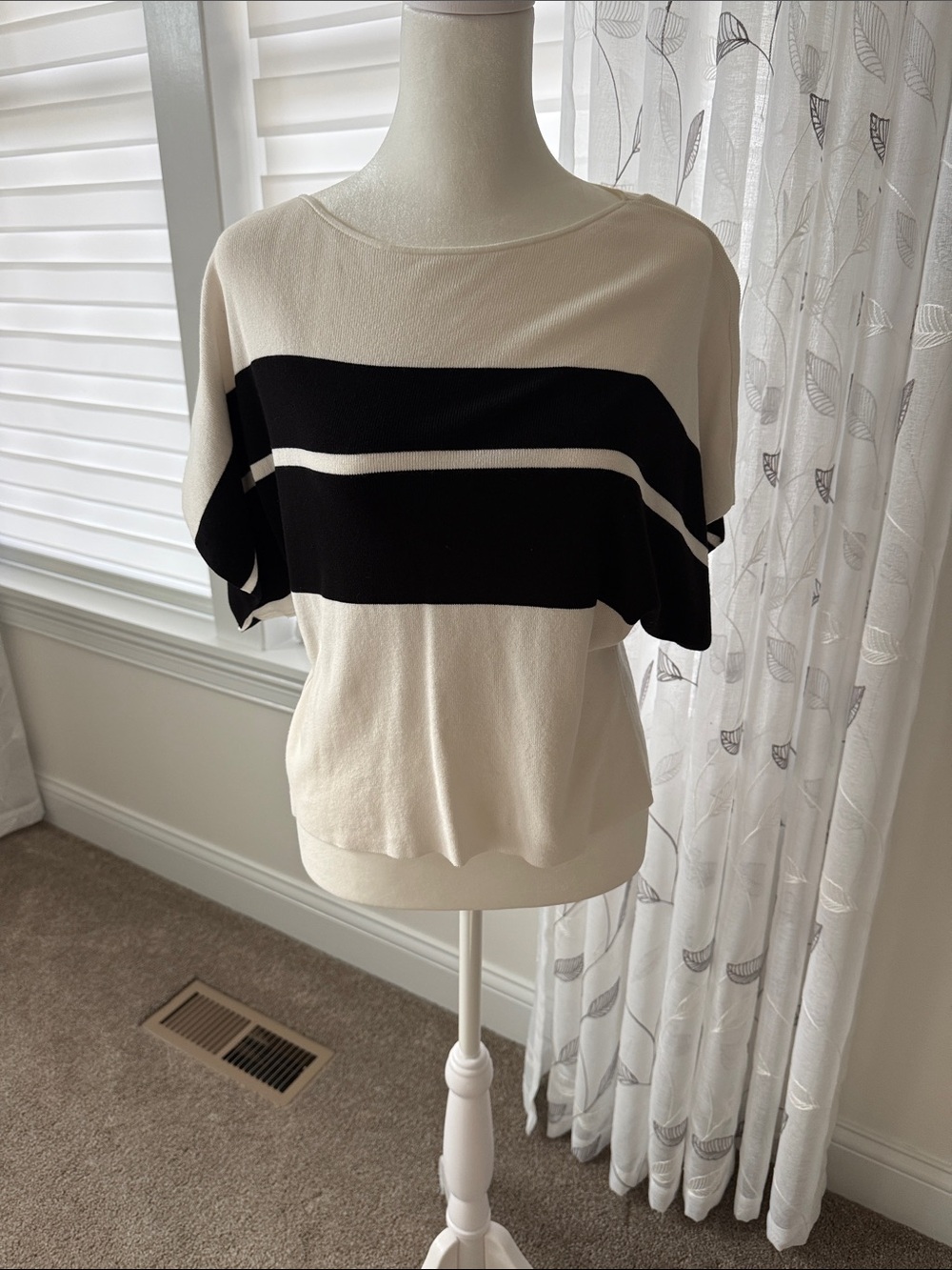 Vince Camuto Cream Ribbed Top